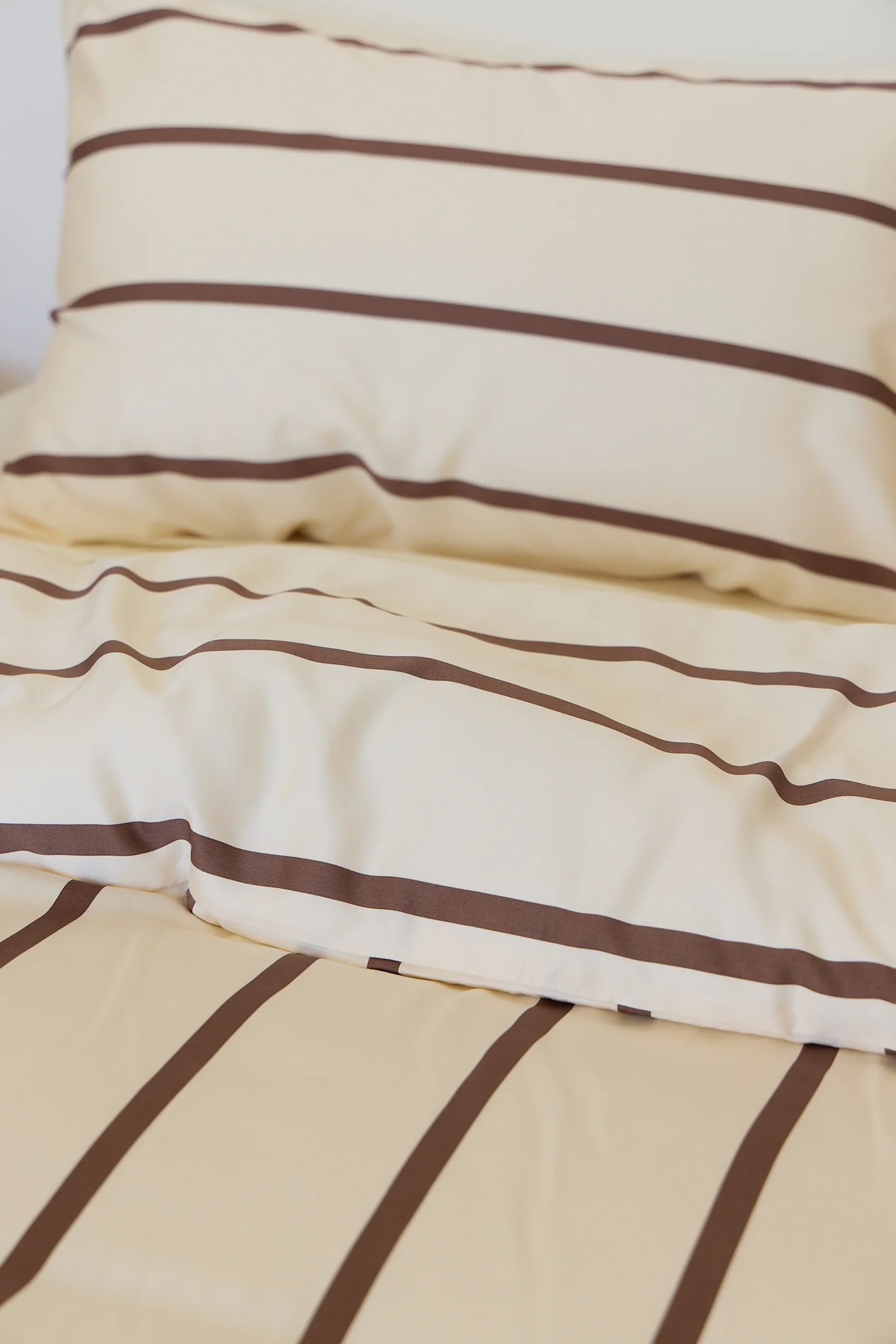 Chocolate Stripe Bamboo Quilt Cover - Image 10