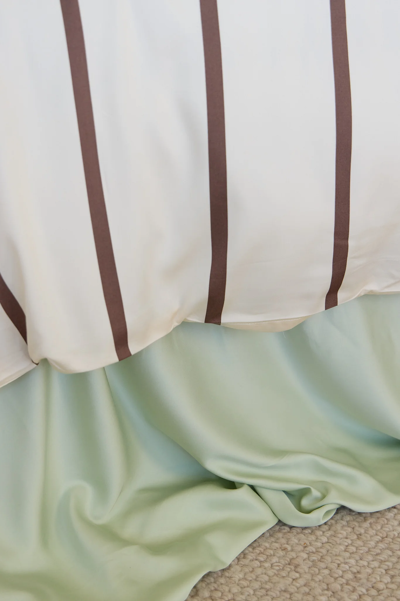 Chocolate Stripe Bamboo Quilt Cover - Image 8